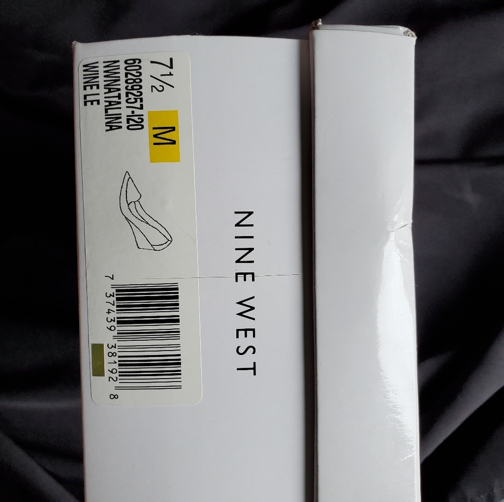 Nine West size 7½ wedge show